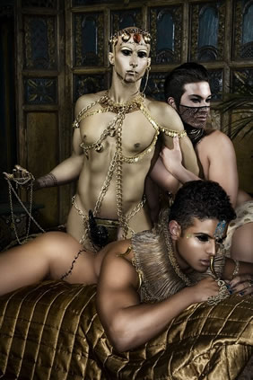 Justin Monroe - Beauty and the bum - Gay KamaSutra